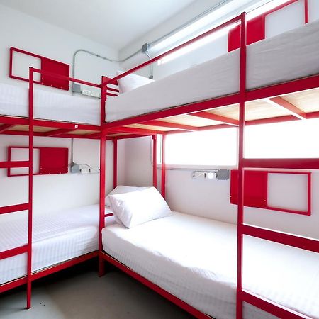 Jellybean Ezy Hostel Sathorn Bangkok Exterior photo